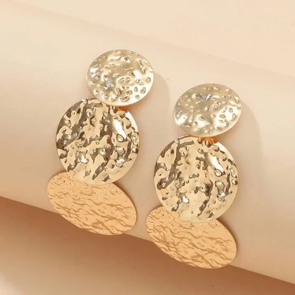 Last! Gold hammered statement drop earrings stud - Picture 2 of 4
